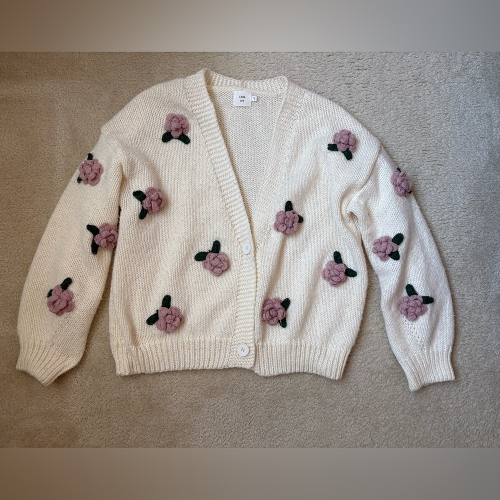 Luna Ivy 3D crocheted flowers cream button cardigan, granniecore, coquette, sz M